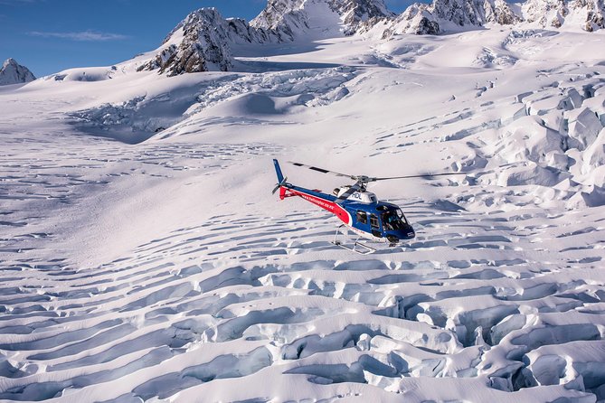 Franz Josef: Neve Discoverer Helicopter Flight with snow landing - A quick flight to Franz Josef’s high snowfield