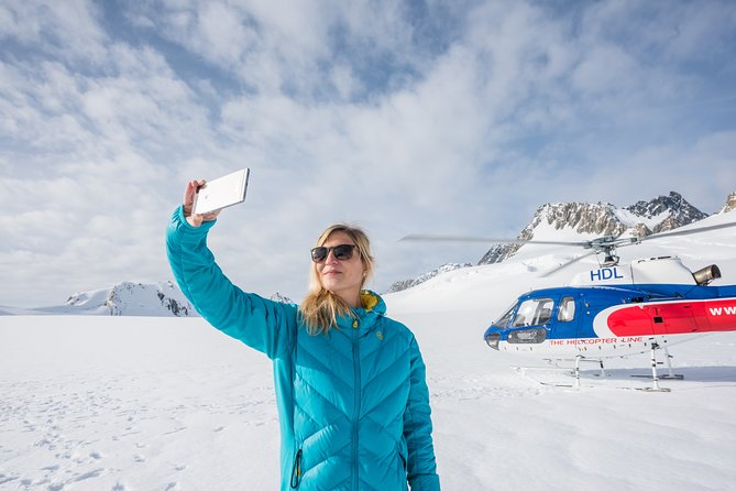 Franz Josef: Twin Glacier Helicopter Flight with Snow Landing - Who will enjoy this most