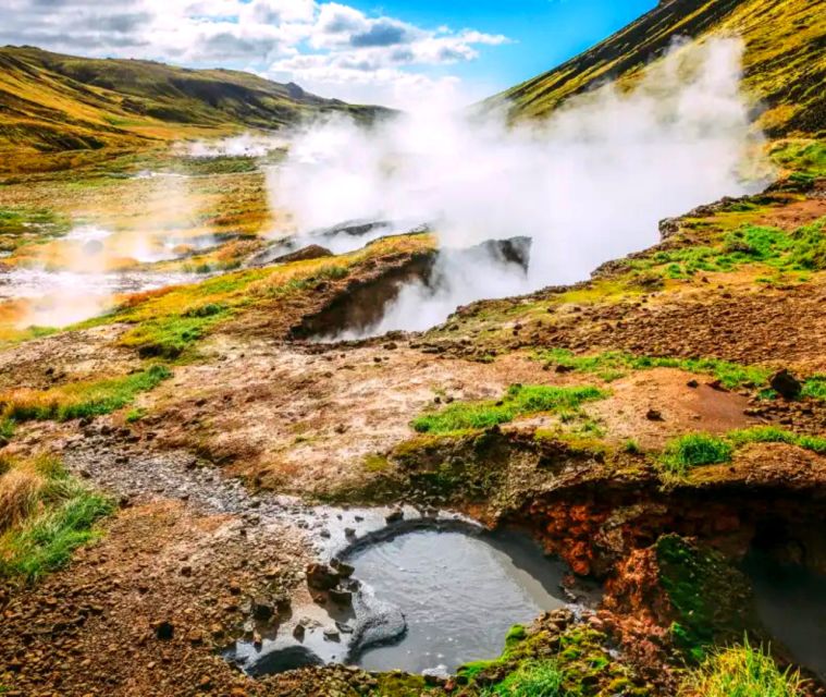 From Reykjavik: Helicopter Tour to Hengill with Landing - The Hengill landing is the reason to choose this flight
