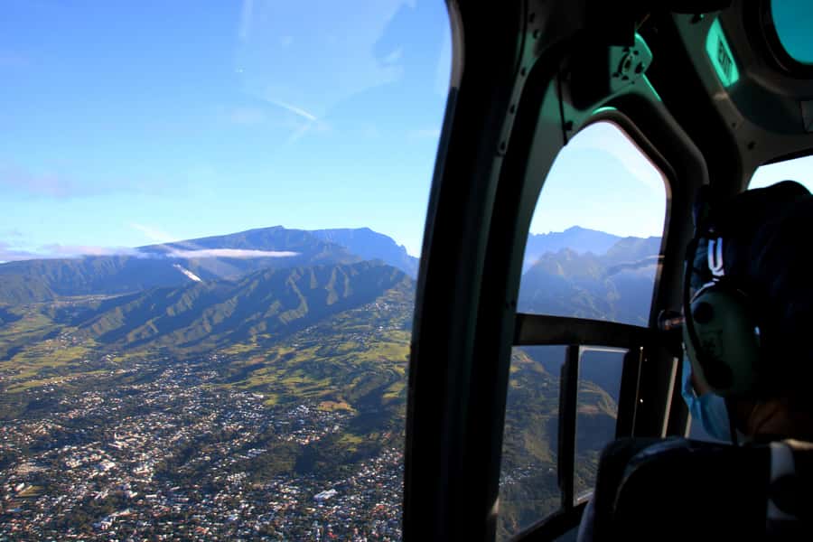From St Pierre: helicopter flight over the whole of Reunion Island - Why this flight gives you Réunion in one clear picture