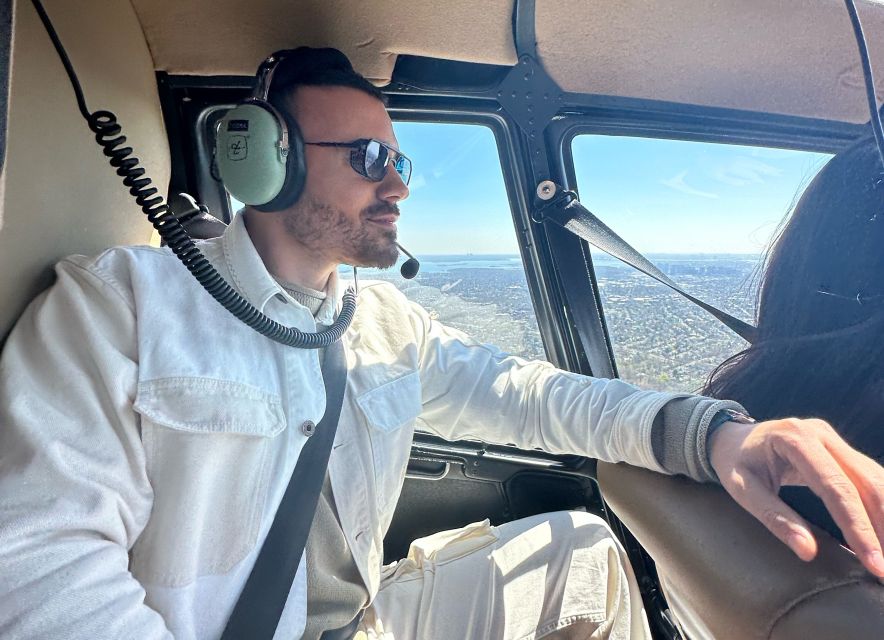 From Westchester: NYC Private Helicopter Tour for Couples - From White Plains to Manhattan by air