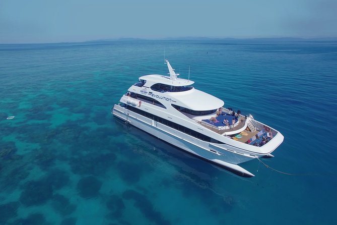 Full Day Reef Cruise and 10 Minute Helicopter Scenic Flight - Why the three viewpoints work so well