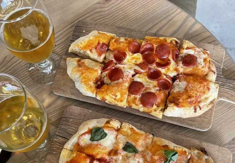 Gananoque: Helicopter Tour with Craft Brewery Stop and Lunch - Pizza choices and the craft beer flight