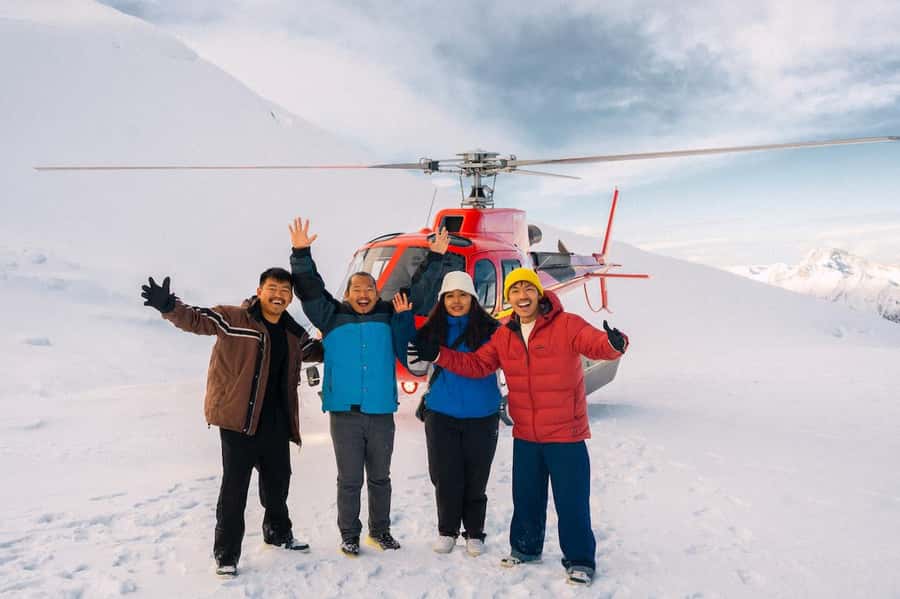 Glenorchy: 25-30 Minute Snow Landing Helicopter Experience - Flying over Glenorchy and Lake Wakatipu