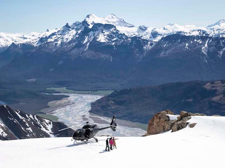 Glenorchy: 25-30 Minute Snow Landing Helicopter Experience - Ten minutes on a snowy alpine peak