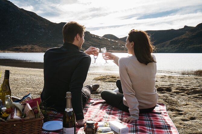 Heli-Picnic Alpine Lake Kahurangi National Park - Touching down beside a remote alpine lake