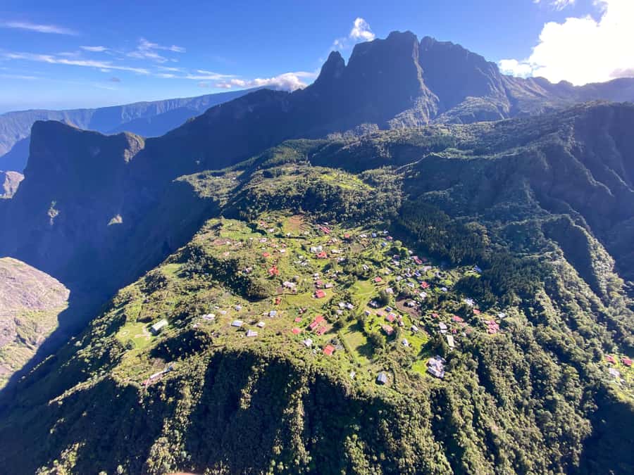 Helicopter flight from St Pierre over Réunion's 3 cirques - Why an aerial tour is the smart way to see Réunion’s cirques