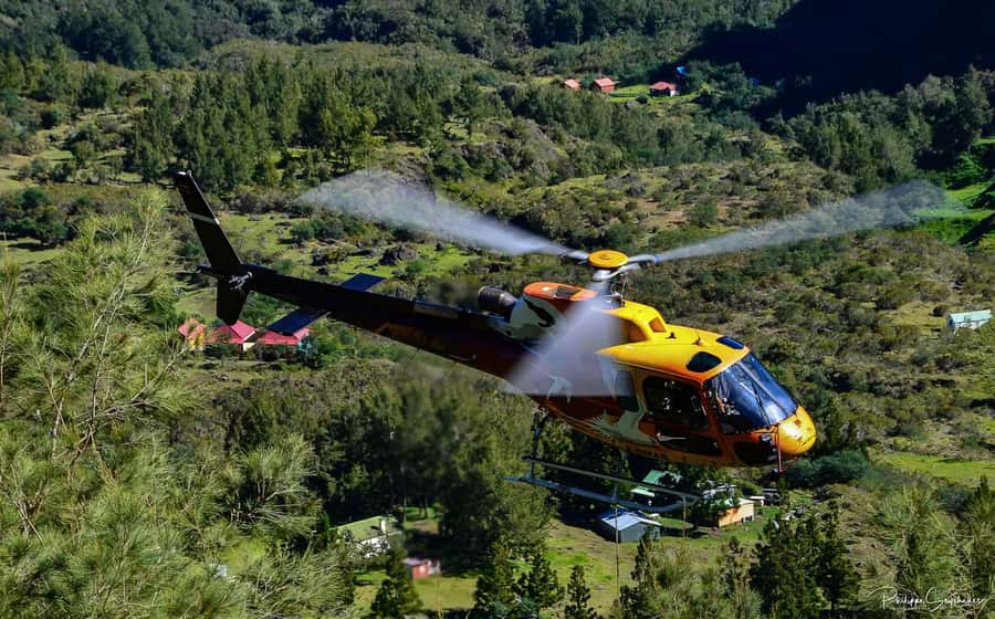 Helicopter flight from St Pierre over Réunion's 3 cirques - Cilaos, ravines, and the 3,071-meter Piton des Neiges