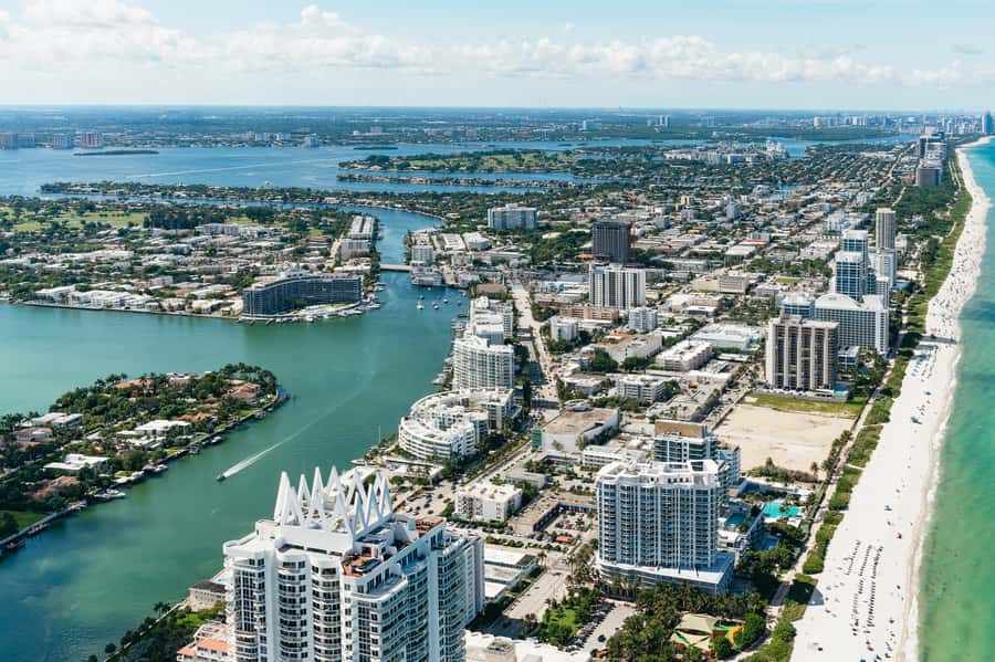 Helicopter Tour: Fort Lauderdale City and Beaches - Millionaire homes and Star Island from above