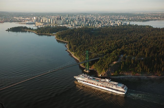 Helicopter Tour of Vancouver City (Depart SKY Hangar) - Flying over Lions Gate Bridge