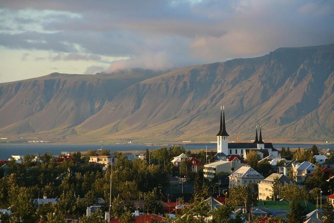 Helicopter Tour: Reykjavik City with landing at Mount Esja - A small helicopter group makes a difference