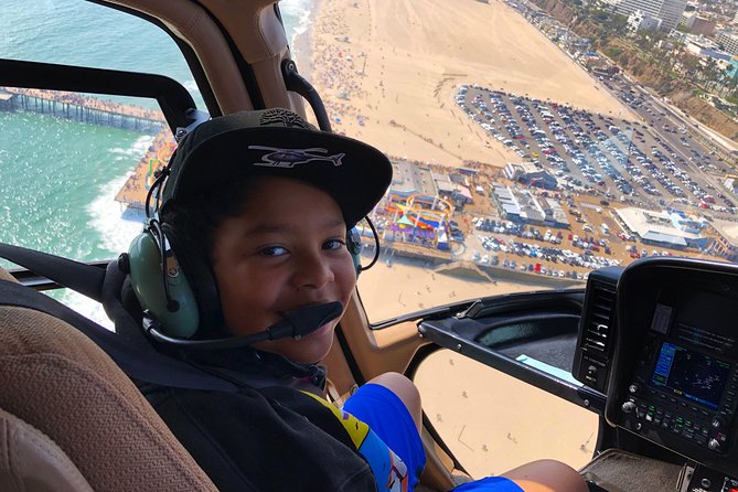 Hollywood and Beaches 50-Minute Helicopter Tour - Beverly Hills, high-end shops, and famous homes