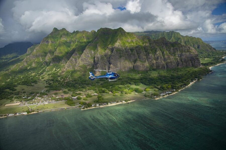 Honolulu: Blue Skies of Oahu Helicopter Tour - Why this flight gives you a different Oahu