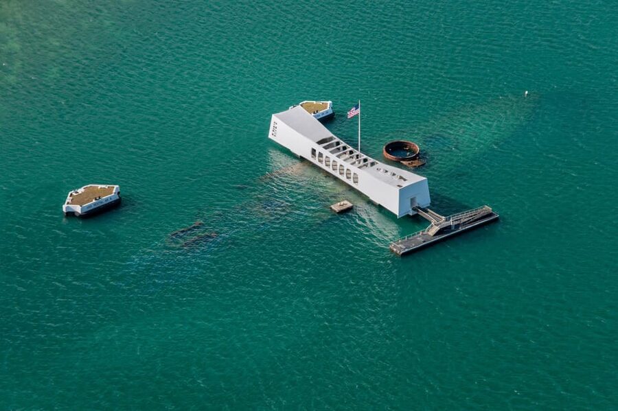 Honolulu: Blue Skies of Oahu Helicopter Tour - Pearl Harbor from above