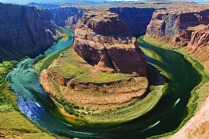 Horseshoe Bend Helicopter Flight from Page - Seeing Horseshoe Bend as a complete curve
