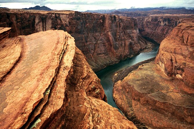 Horseshoe Bend Helicopter Flight from Page - Photography from the helicopter