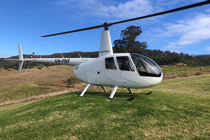 Hunter Valley Wine Country Helicopter Flight from Cessnock - Cypress Lakes Golf Course and the Broken Back Range