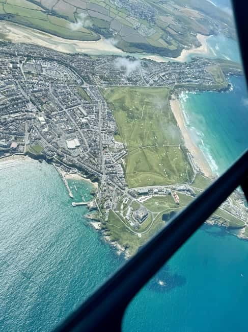 Isle of Wight: Helicopter Pleasure Flight - Pilot commentary and the small-group setting