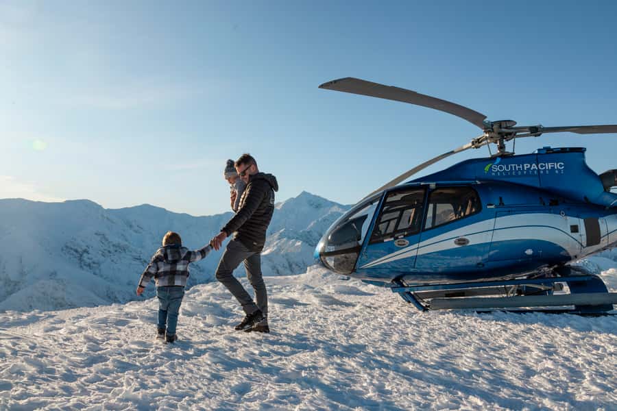 Kaikoura: 1-Hour Whale Watching Helicopter Tour - Following the Kaikōura Peninsula