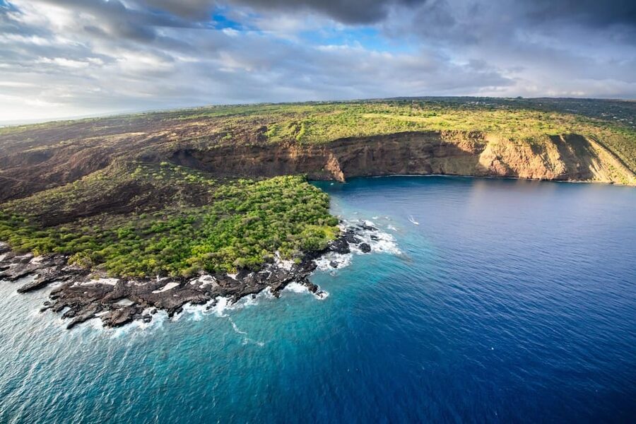 Kailua-Kona: Hualalai Volcano Doors On/Off Helicopter Tour - What the pilots add to the flight