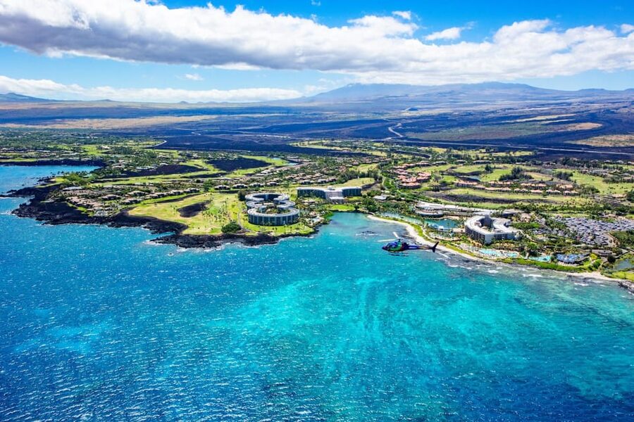 Kailua-Kona: Kohala, Volcanoes and Waterfall Helicopter Tour - Puʻu Waʻawaʻa and the route toward Kohala