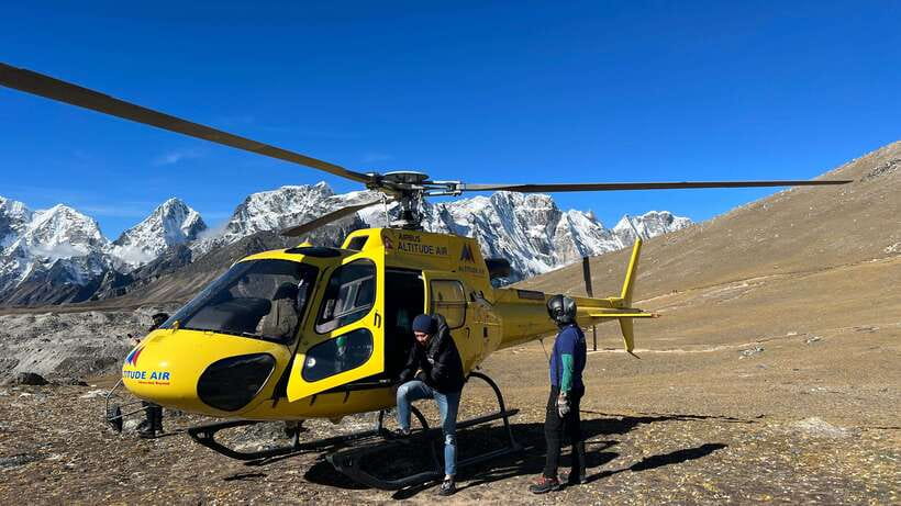 Kathmandu: Everest Helicopter Tour with Landing & Breakfast - Key points to know before you book