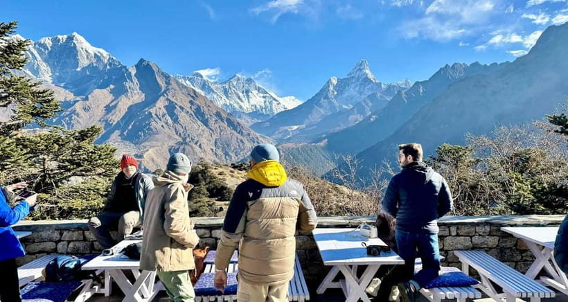 Kathmandu: Everest Helicopter Tour with Landing & Breakfast - What this Everest flight really offers