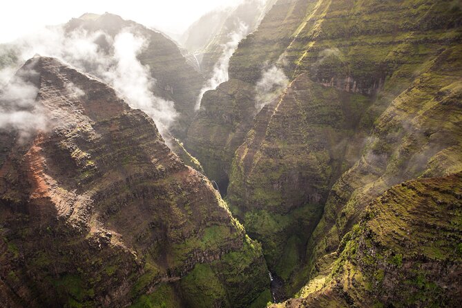 Kauai Deluxe Waterfall Safari: Helicopter Tour - Why a helicopter is the smart way to see Kauai