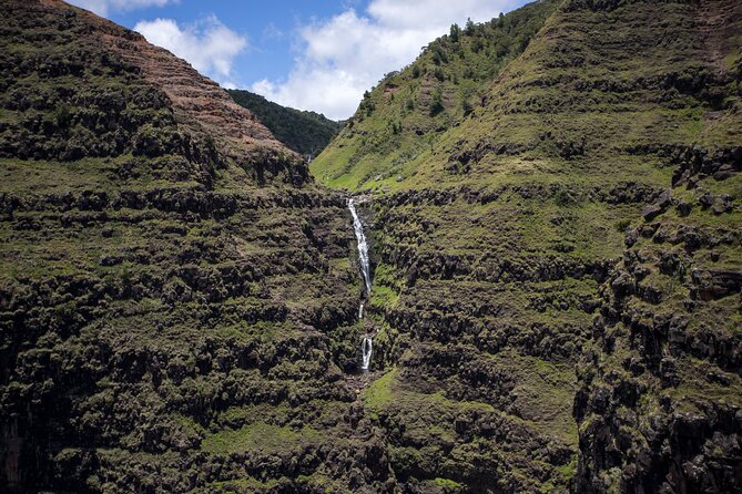 Kauai Deluxe Waterfall Safari: Helicopter Tour - Waterfalls, Jurassic Falls, and cathedral cliffs