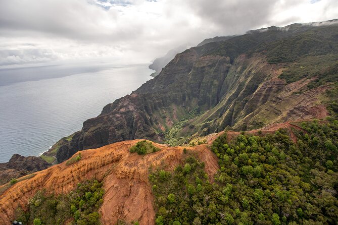 Kauai' Exclusive Helicopter Tour: Land & Explore Olokele Canyon - Weight limits are part of the booking