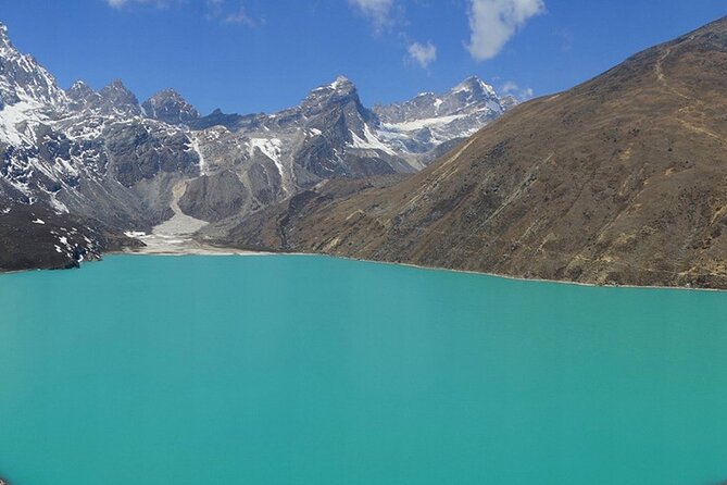 Landing Private Helicopter at Everest base camp & Gokyo for photo - What the private format adds