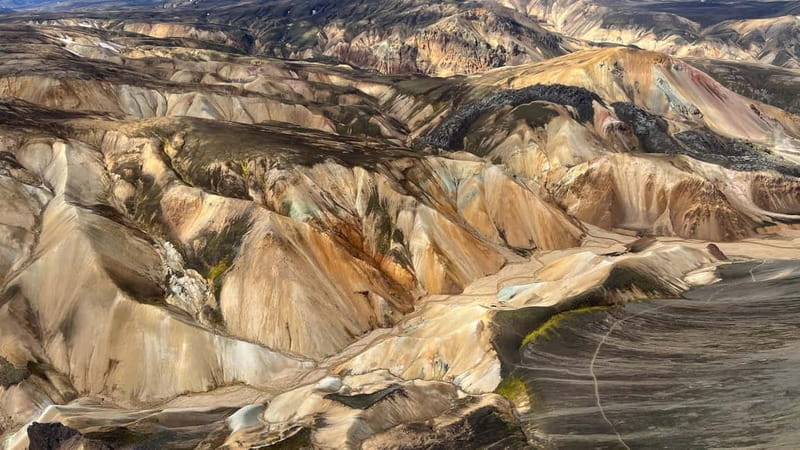 Landmannalaugar: Helicopter tour with 3 Landings - Why this helicopter route covers so much of Iceland