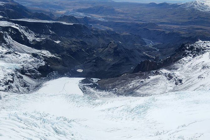 Landmarks from Above: Helicopter tour with 3 Landings - Flying through Þórsmörk and past Eyjafjallajökull