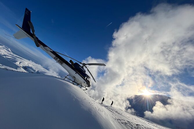 Landmarks from Above: Helicopter tour with 3 Landings - Landmannalaugar and the remote geothermal bath