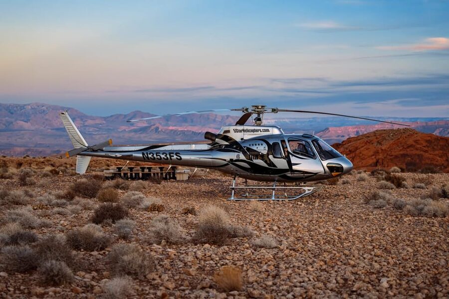 Las Vegas: Grand Canyon Heli Tour and Valley of Fire Landing - Returning over the Las Vegas Strip at twilight