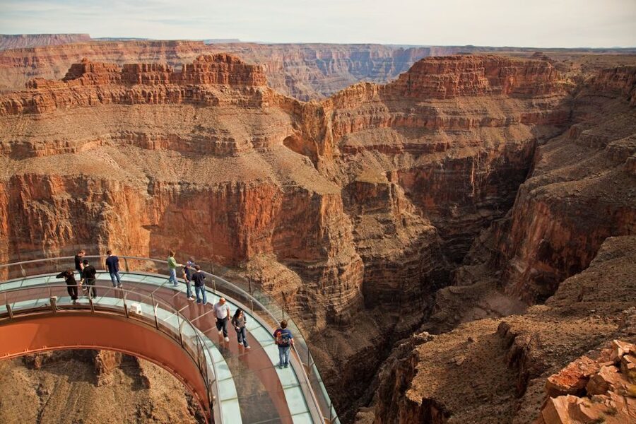 Las Vegas: Grand Canyon Helicopter Air Tour with Vegas Strip - Crossing the desert to Grand Canyon West
