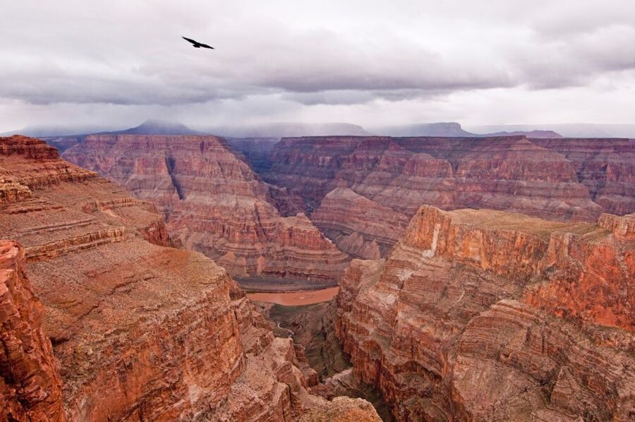 Las Vegas: Grand Canyon Helicopter Landing Tour - From Boulder City to Hoover Dam by helicopter