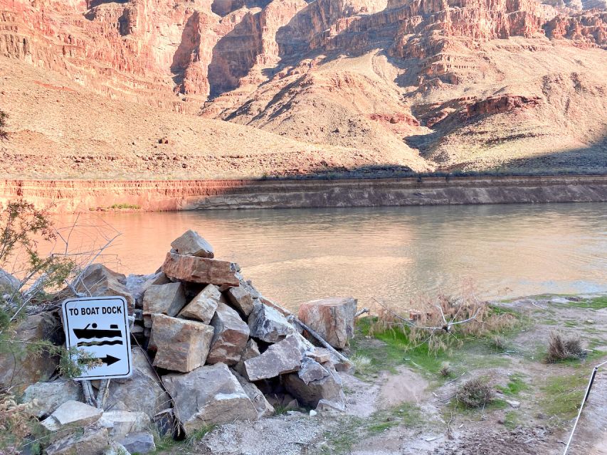 Las Vegas: Grand Canyon Helicopter Ride, Boat Tour & Skywalk - Returning to the rim and visiting Eagle Point