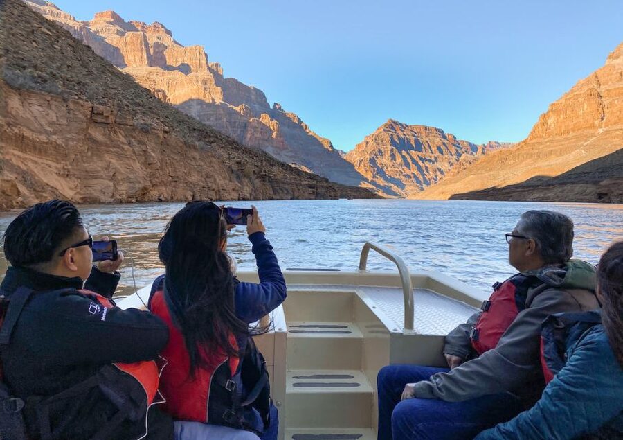 Las Vegas: Grand Canyon Helicopter Ride, Boat Tour & Skywalk - Who will enjoy this most?