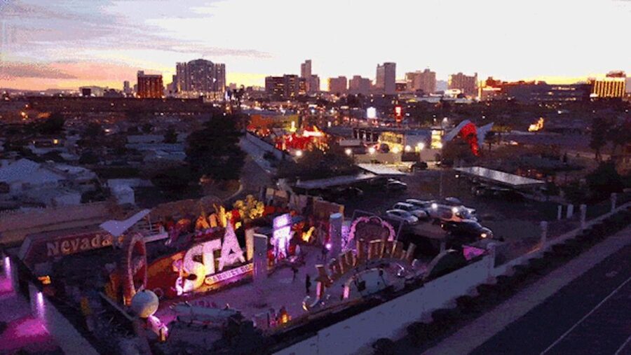 Las Vegas: Night Helicopter Flight and Neon Museum Tour - How the transportation and group size affect the evening