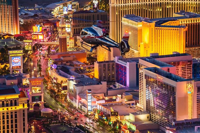 Las Vegas Strip Helicopter Night Flight - The route: from the Stratosphere to the bright center of the Strip