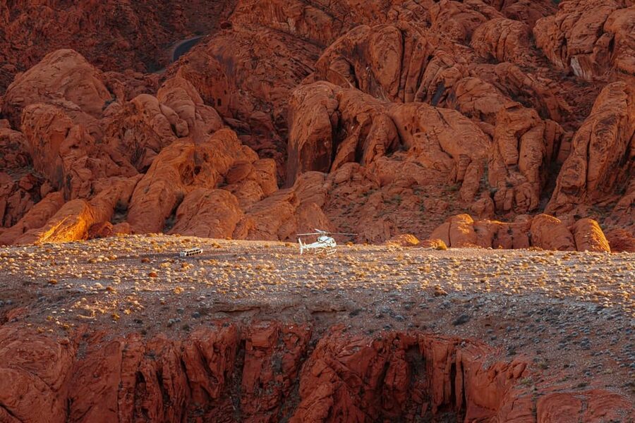 Las Vegas: Valley of Fire Helicopter with Scenic Landing - The 30-minute safety briefing and hotel pickup