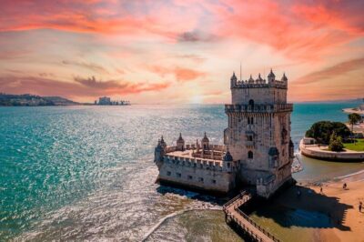 Lisbon: City and Coastline Sightseeing Helicopter Flight