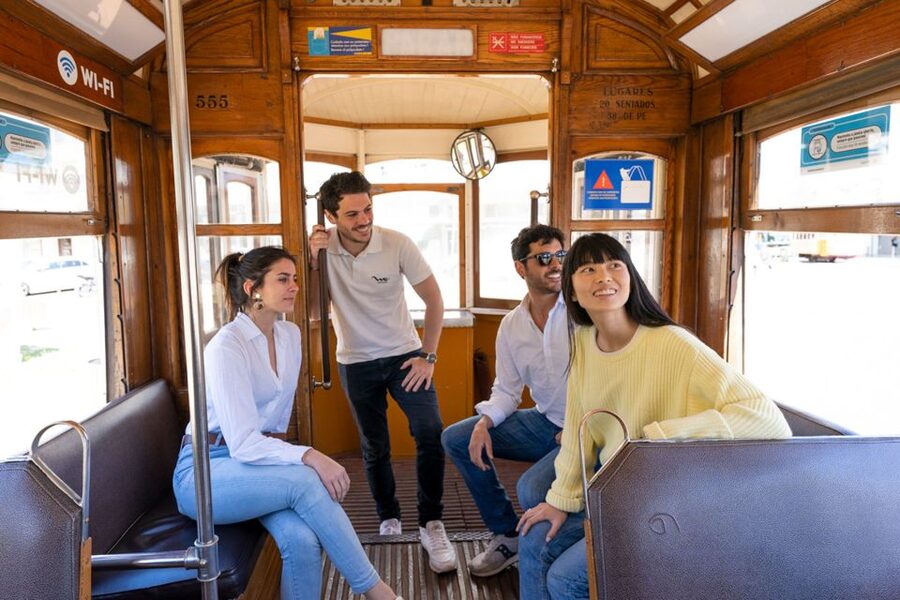 Lisbon: Helicopter Ride, Boat Trip, & Old Town Walking Tour - Should you book it?