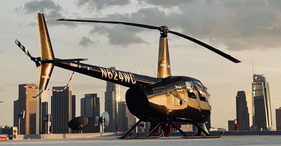 Los Angeles: Downtown Landing Helicopter Tour - Downtown landmarks from Walt Disney Concert Hall to Dodger Stadium