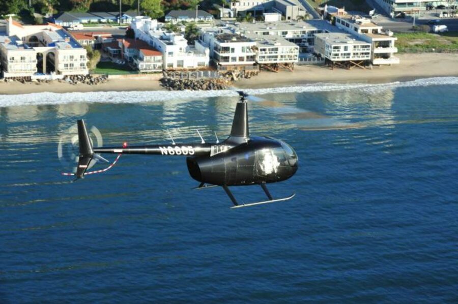 Los Angeles: Downtown Landing Helicopter Tour - Pacific Palisades, Santa Monica, and Venice Beach from above