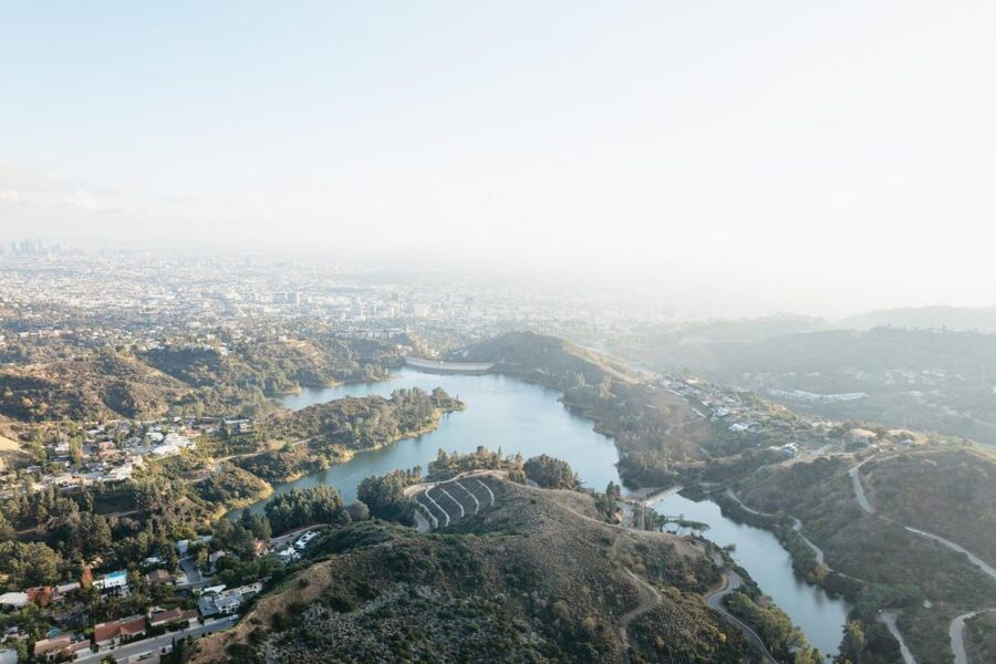 Los Angeles: Private 1-Hour Sightseeing Helicopter Tour - Malibu Pier, Santa Monica Pier, and Venice from above