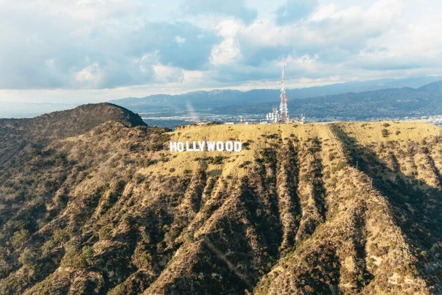 Los Angeles: Private 1-Hour Sightseeing Helicopter Tour - From Van Nuys Airport toward Calabasas and Malibu