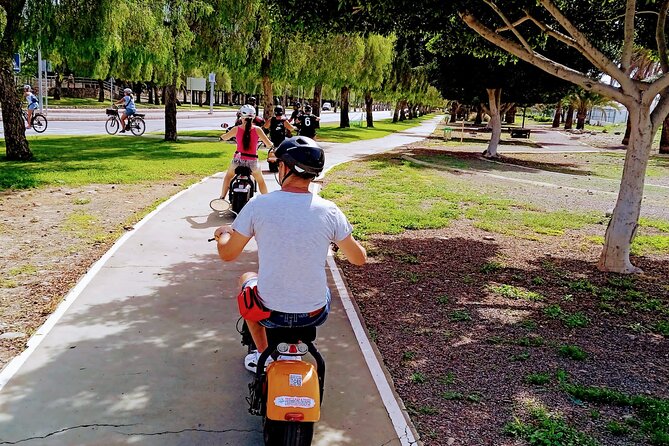 Maspalomas - Meloneras : e-Scooter 2 seat Sunset Guided Tour - La Charca and the included drink