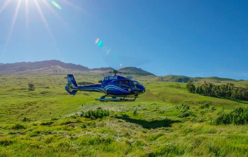 Maui and Molokai: Spectacular Helicopter Tour - Pilot Narration and the Small Cabin